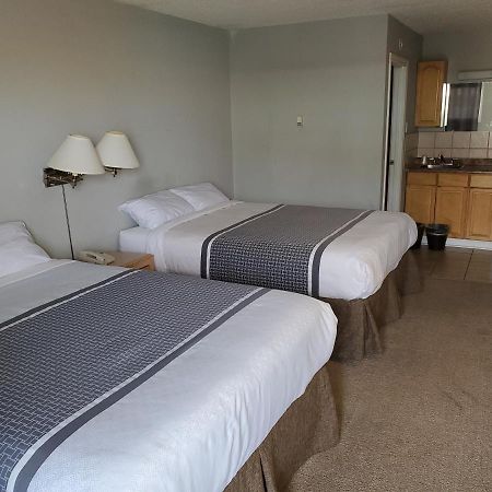 Wild Rose Country Inn Grande Prairie Bagian luar foto