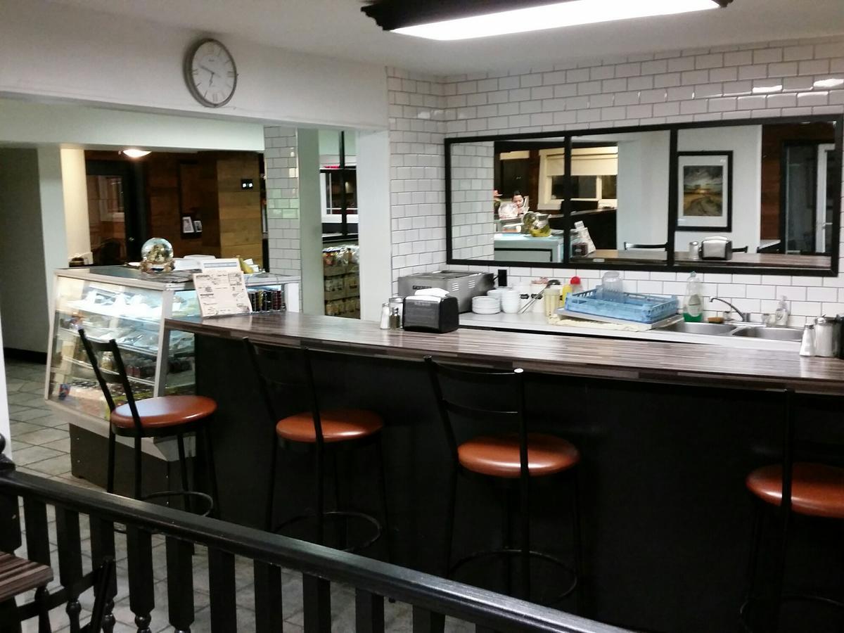 Wild Rose Country Inn Grande Prairie Bagian luar foto